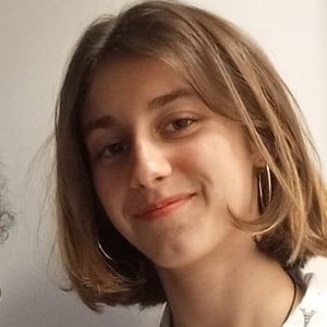 Léa - Prof de maths - Gex