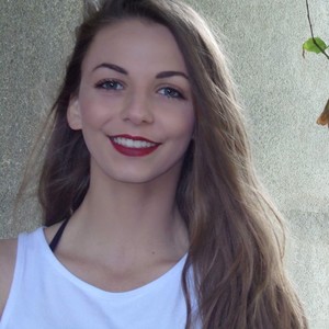 Charlotte - Prof d'aide aux devoirs - Calais