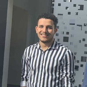 Hamza - Prof d'initiation informatique - Roissy-en-France