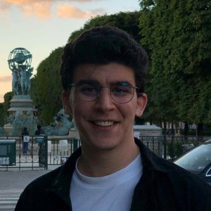 Aymann - Prof d'économie - Paris