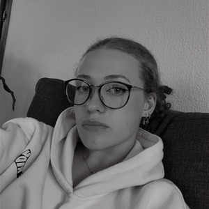 Liana - Prof d'anglais - Hérépian