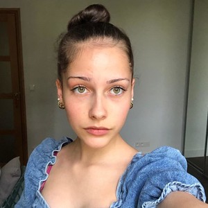 Clara - Prof de maths - Brières-les-Scellés