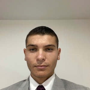 Elyes - Prof de marketing - Torcy