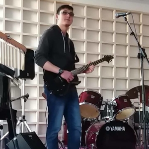 Léo - Prof de guitare - Sillé-le-Guillaume