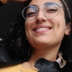 Maissa - Prof d'anglais - Rue