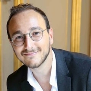 Larry - Prof de droit du travail - Paris