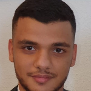Yassine - Prof d'économie - Belley