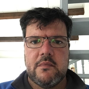 Denis - Prof de maths - Saint-Clément-de-Rivière