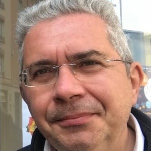 Pierre - Prof de marketing - Lyon