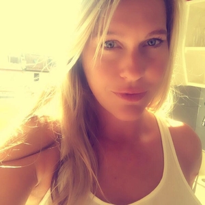 Julie - Prof de compréhension orale - français - Genève