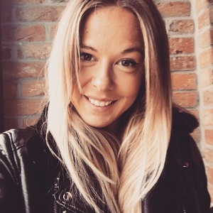 Charlotte - Prof d'économie - Ollioules