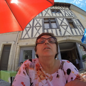 Annie - Prof d'histoire - géo - Marseille