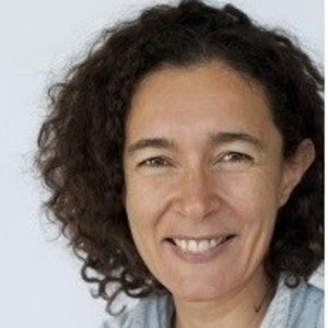 Nora - Prof d'initiation informatique - Neuchâtel