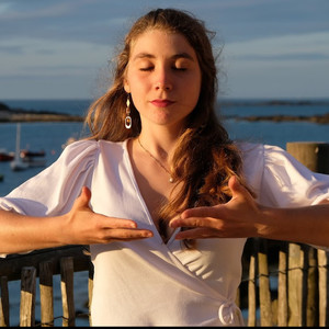 Enora - Prof de yoga - Brest