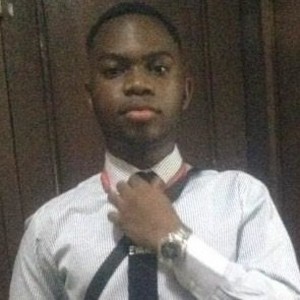 Evans - Prof d'initiation informatique - Warri