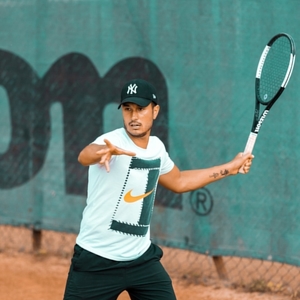 Jordan - Prof de tennis - Eaubonne