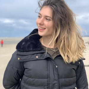 Chloé - Prof d'anglais - Ver-sur-Launette