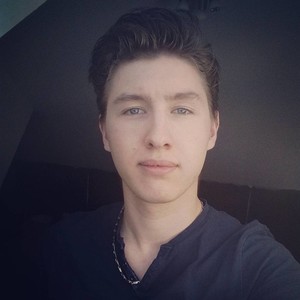 Etienne - Prof d'initiation informatique - Corbeil-Essonnes
