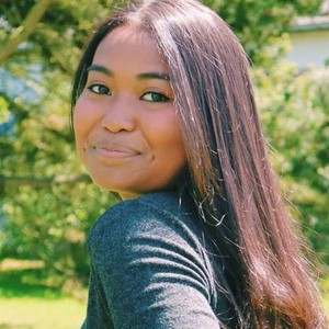 Myra - Prof d'histoire - Montréal