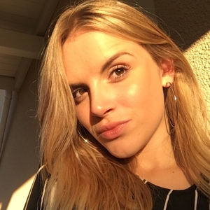 Léa - Prof de compréhension orale - espagnol - Cranves-Sales