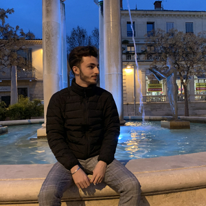 Enzo - Prof de maths - Nîmes