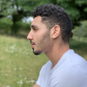 Mohamed - Prof d'aide à la rédaction de cv - lettre de motivation - Persan