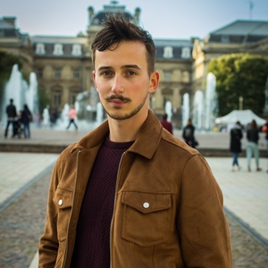 Mathias - Prof d'histoire - géo - Lille