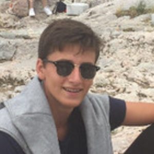 Arthur - Prof de réseaux sociaux - Tours