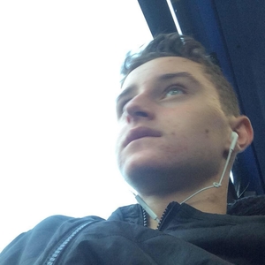 Axel - Prof de maths - Larmor-Plage