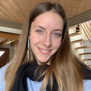 Zoe - Prof d'économie - Annecy