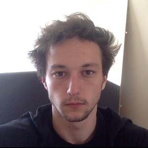 Eliot - Prof d'économie - Paris