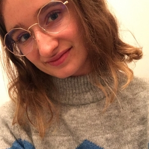 Emma Trinity - Prof d'anglais - Comines
