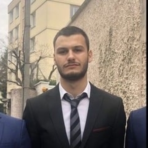 Adrien - Prof de maths - Marseille