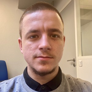 Stevan - Prof d'économie - Paris