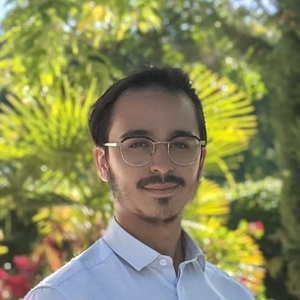 Emile - Prof d'initiation informatique - Lyon