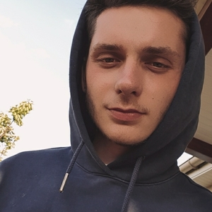 Enzo - Prof de maths - Neuville-sur-Sarthe
