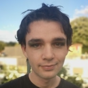 Julien - Prof de physique - Lyon