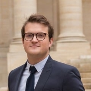 Julien - Prof d'économie - Paris