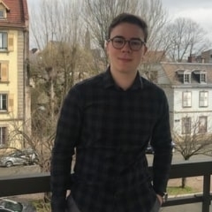 Julien - Prof d'économie - Kerbach