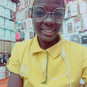 Dieynaba - Prof de maths - Versailles