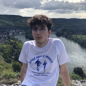 Maxime - Prof d'économie - Cergy