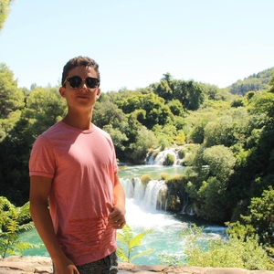 Maxime - Prof de maths - Châteaufort