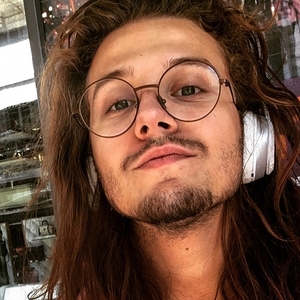 Logan - Prof de physique - Grenoble