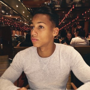 Adrien - Prof de maths - Cergy