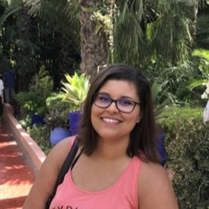 Laura - Prof de maths - Versailles