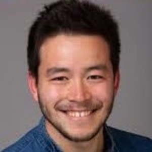 Akira - Prof d'économie - Paris