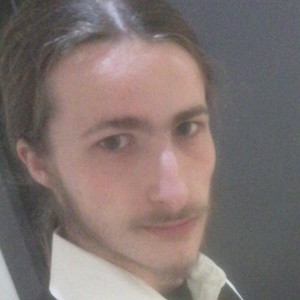 Léo - Prof d'initiation informatique - Besançon