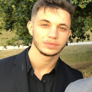 Eric - Prof d'économie - Paris
