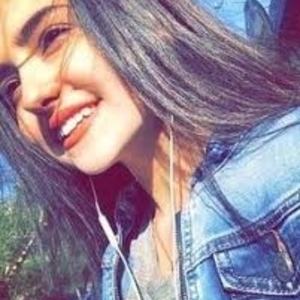 Maryam - Prof d'initiation informatique - Cazaugitat