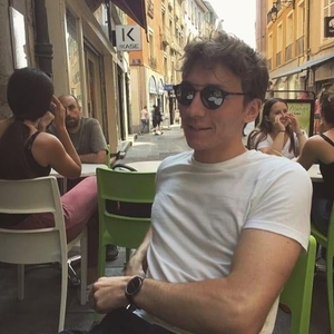 Bruno - Prof d'économie - Paris